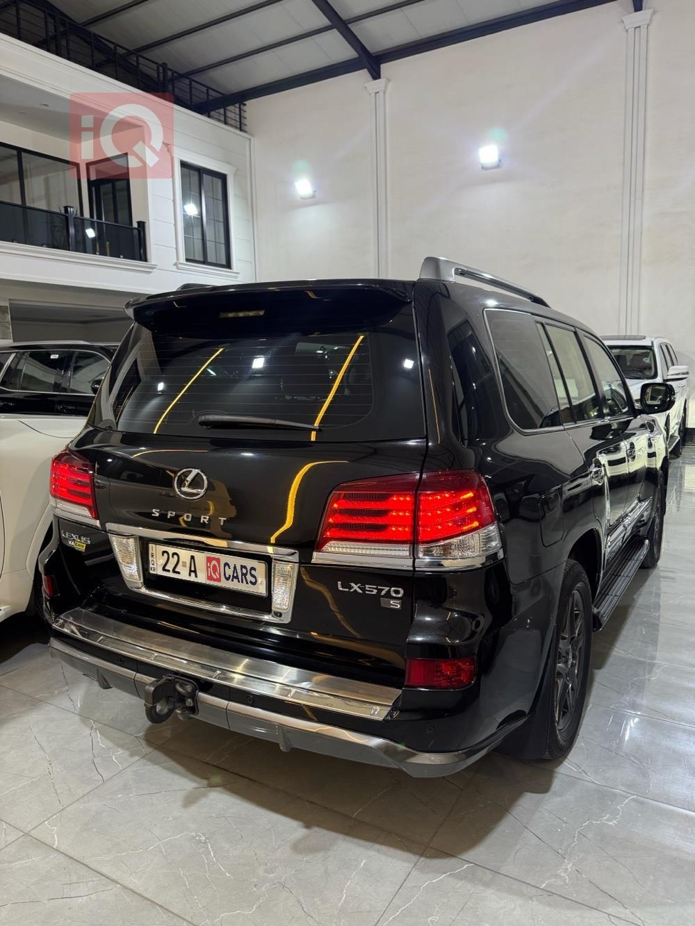 Lexus LX